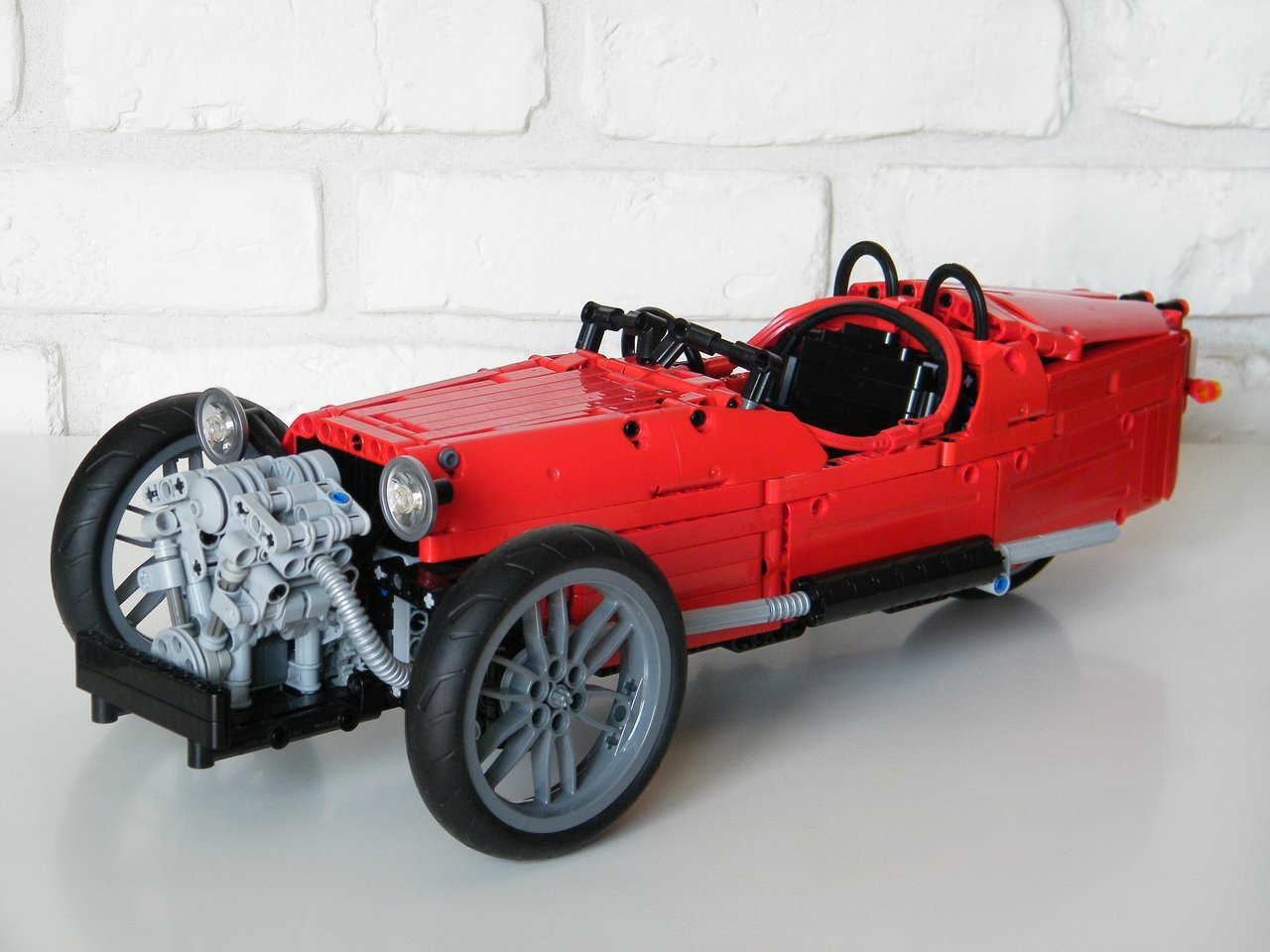 Morgan Three Wheeler (MOC by Nico71)