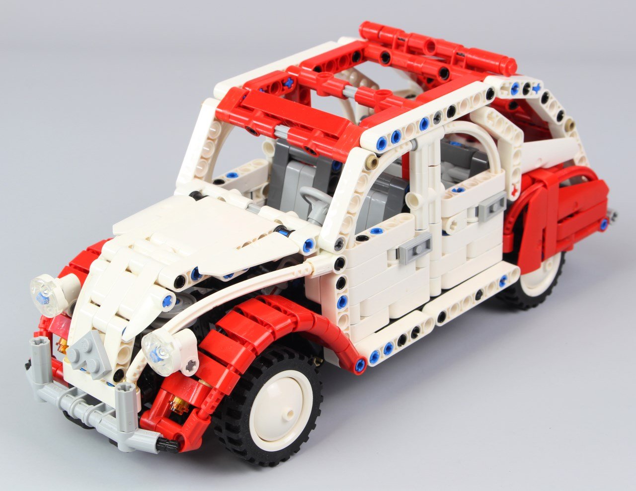 Citroen 2CV 1/15 (MOC by Nico71)